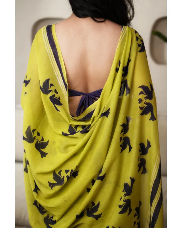 Green_Cotton_Lovebird_H_Block_Printed_Mul_Saree_With_Tassels_For_Women